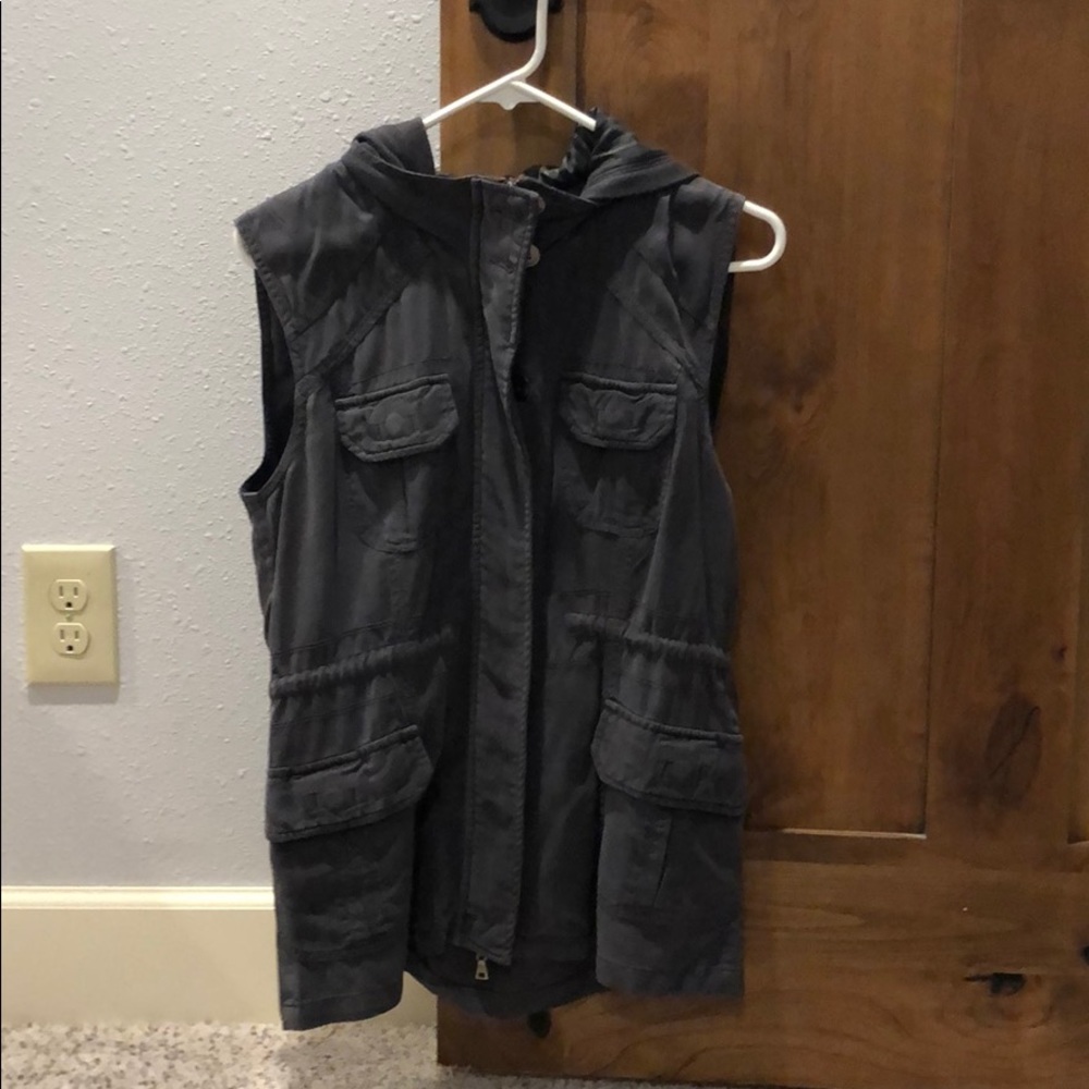 Vest - Picture 2 of 2